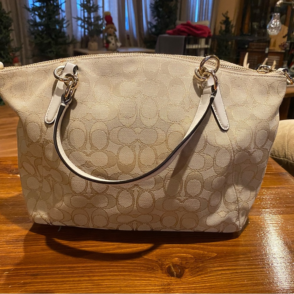 Coach - Picture 2 of 5